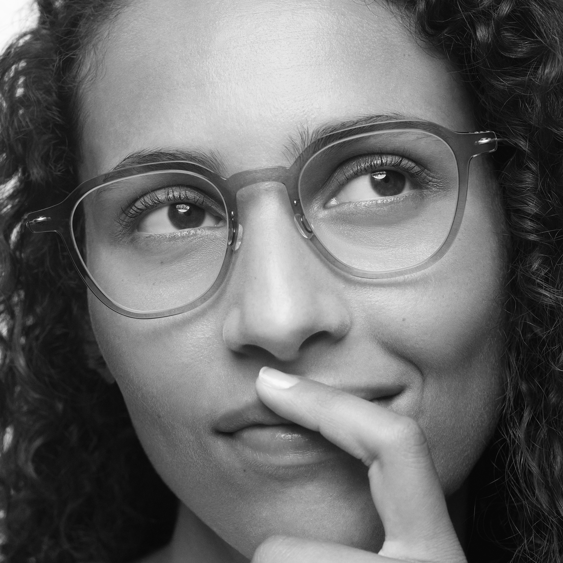 LINDBERG Anissa NOW frame on a woman