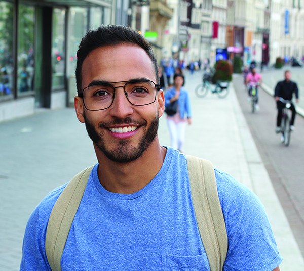 Man wearing the Modern Optical Chisel frame